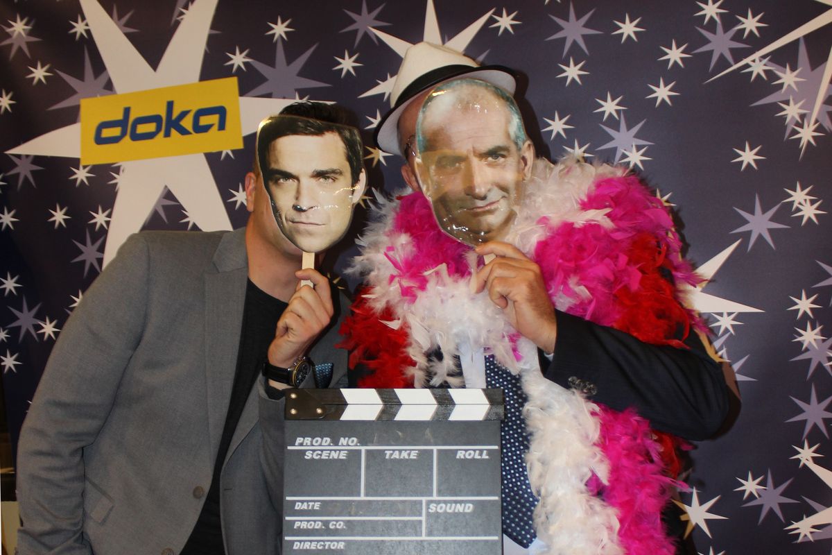 Fotokútik s rekvizitami a DOKA branding